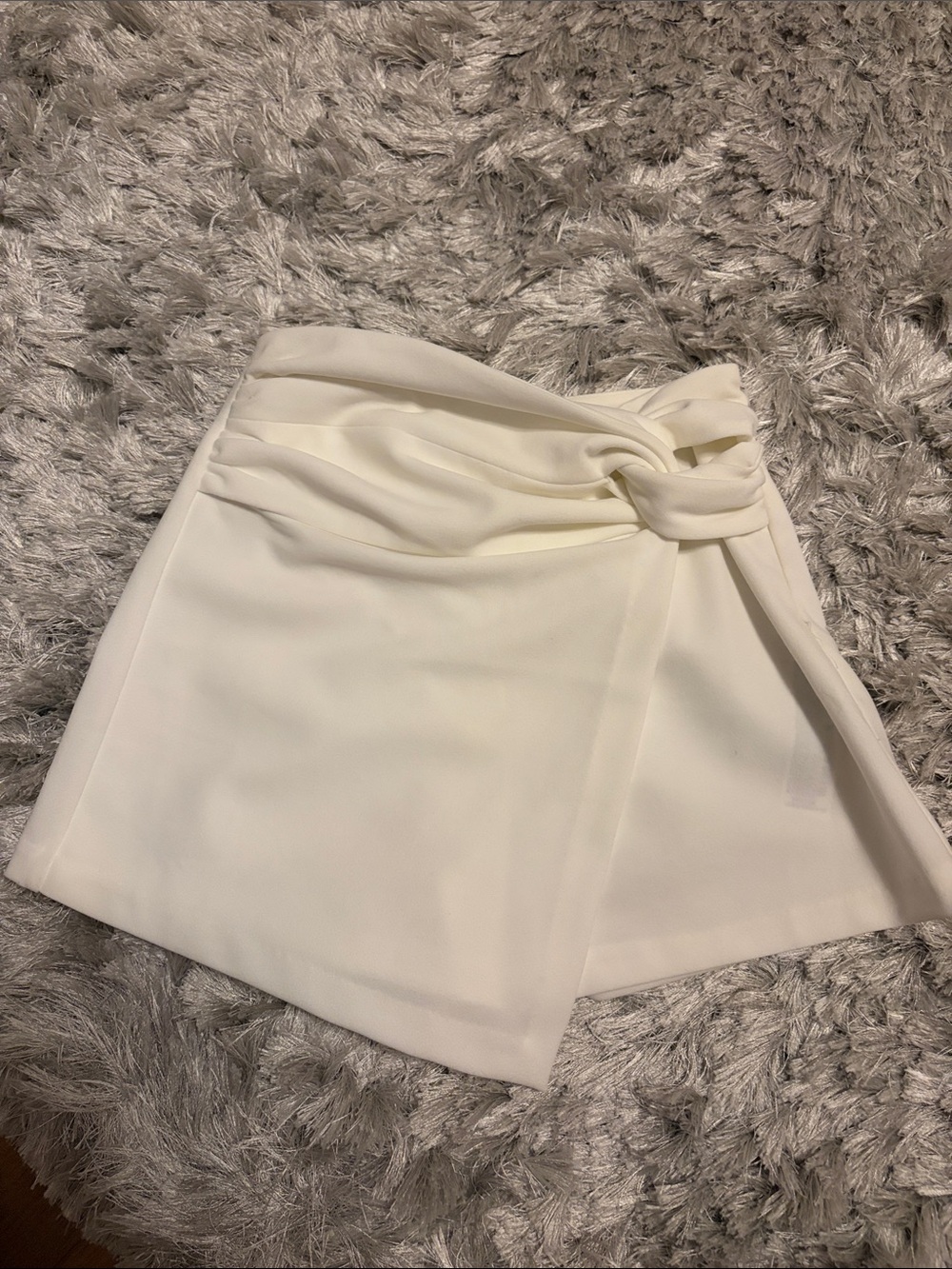 ZARA WHITE SHORTS/SKIRT!
